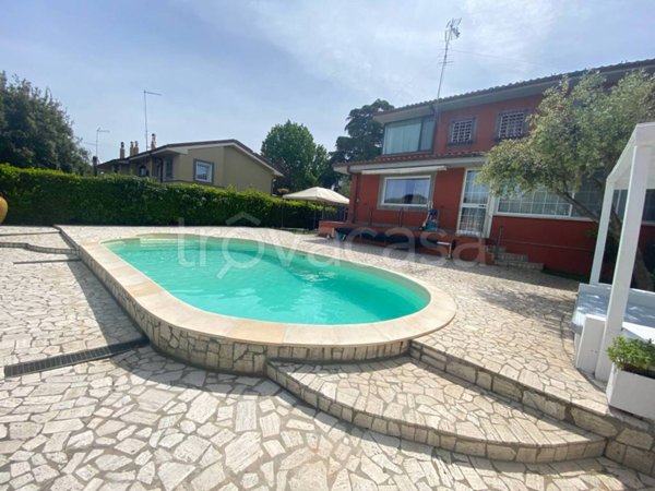 casa indipendente in vendita a Grottaferrata in zona Molara