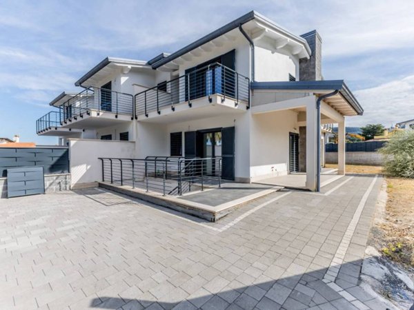 casa indipendente in vendita a Grottaferrata