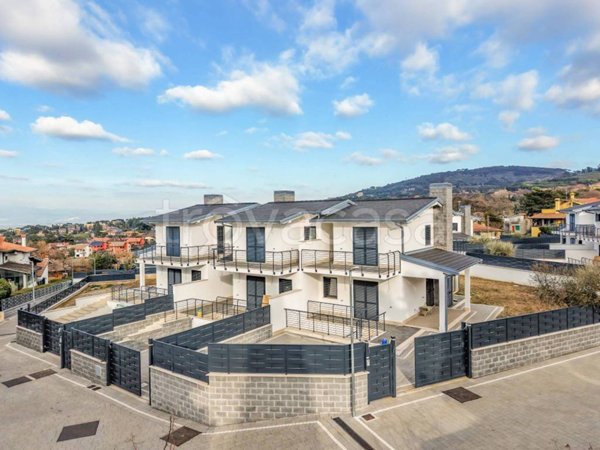 casa indipendente in vendita a Grottaferrata