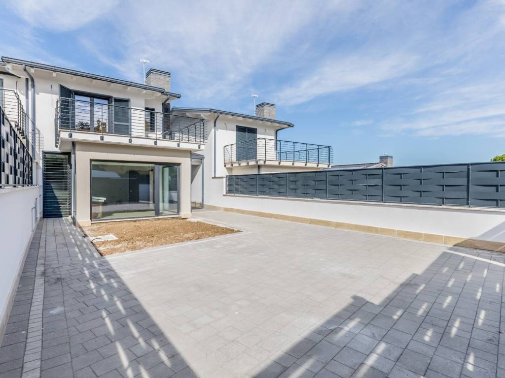 casa indipendente in vendita a Grottaferrata