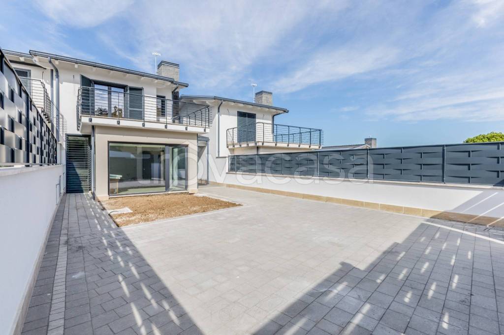 casa indipendente in vendita a Grottaferrata