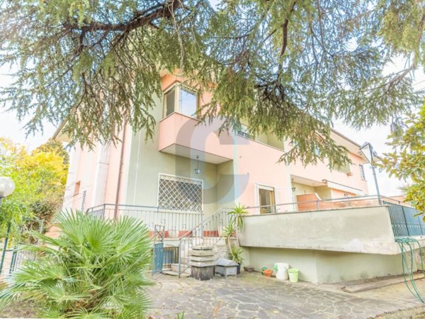 casa indipendente in vendita a Grottaferrata