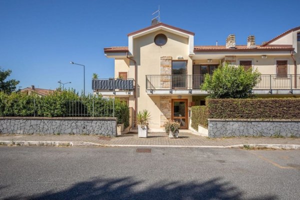 appartamento in vendita a Grottaferrata in zona Molara
