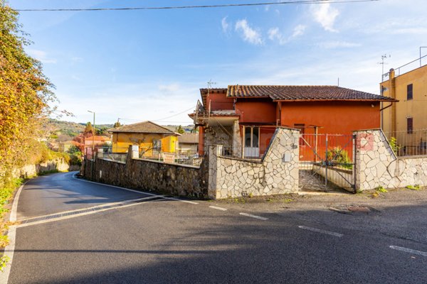 casa indipendente in vendita a Grottaferrata