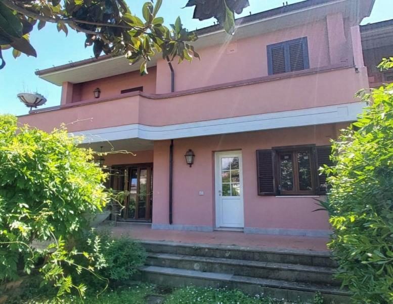 casa indipendente in vendita a Grottaferrata