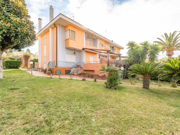 casa indipendente in vendita a Grottaferrata