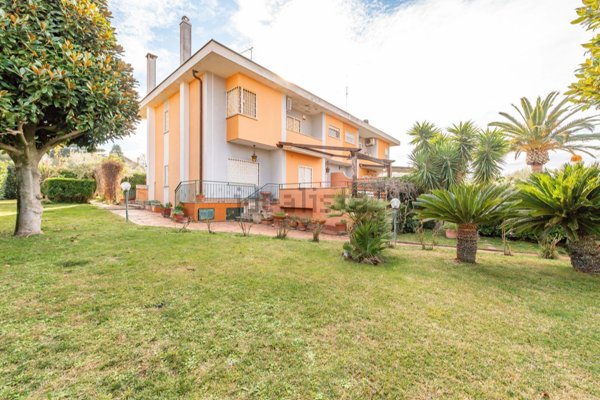casa indipendente in vendita a Grottaferrata
