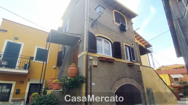casa indipendente in vendita a Grottaferrata
