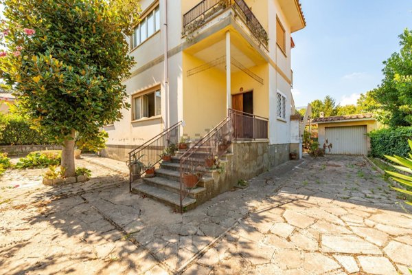 casa indipendente in vendita a Grottaferrata