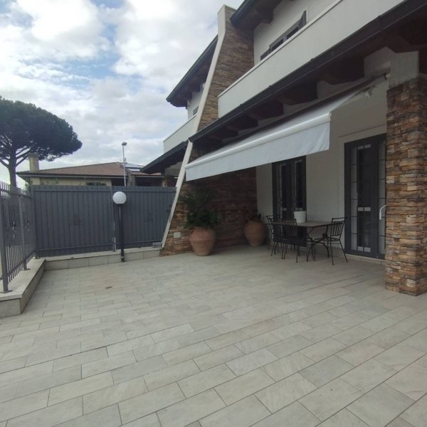 casa indipendente in vendita a Grottaferrata