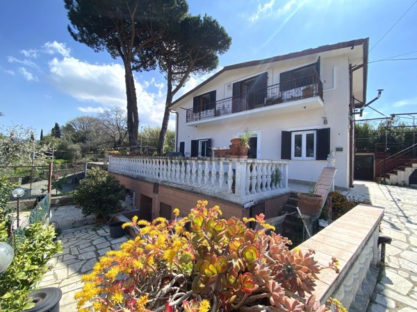 casa indipendente in vendita a Grottaferrata