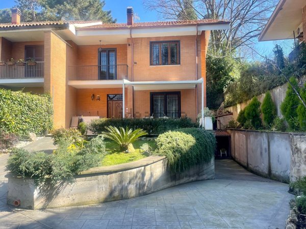casa indipendente in vendita a Grottaferrata