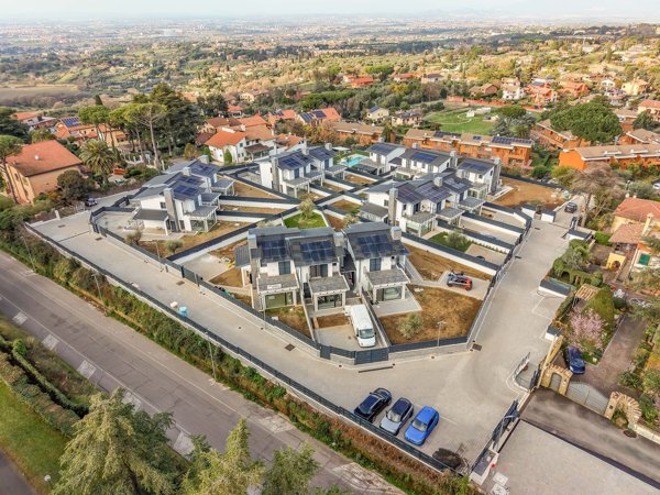 casa indipendente in vendita a Grottaferrata