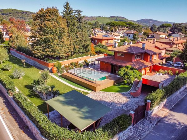 casa indipendente in vendita a Grottaferrata