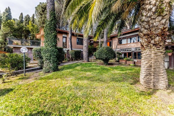 casa indipendente in vendita a Grottaferrata