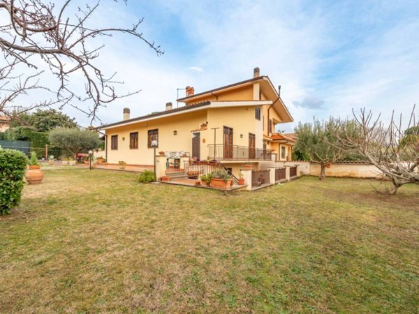 casa indipendente in vendita a Grottaferrata