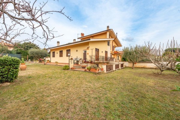 casa indipendente in vendita a Grottaferrata