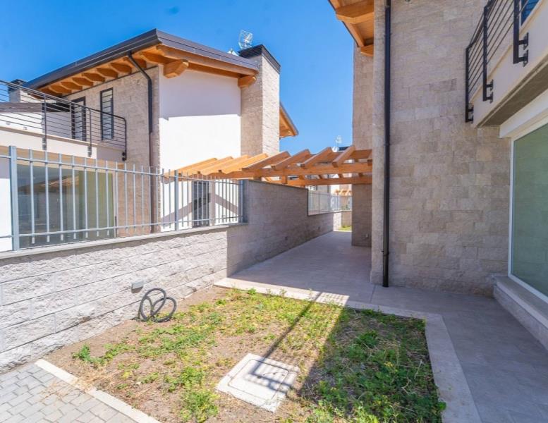 casa indipendente in vendita a Grottaferrata