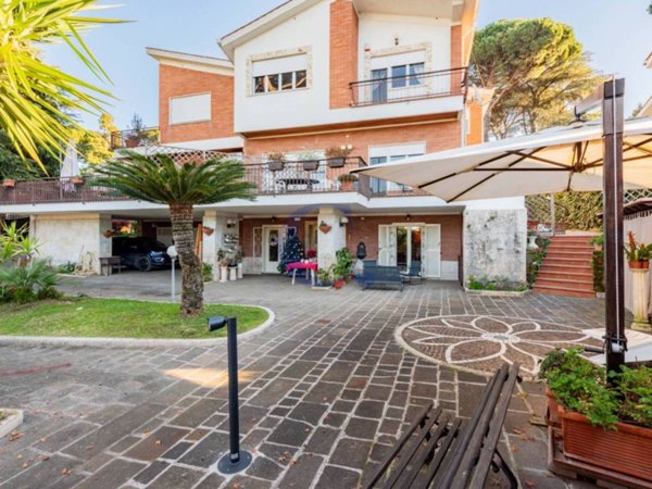 casa indipendente in vendita a Grottaferrata