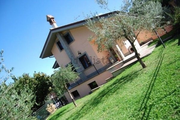 casa indipendente in vendita a Grottaferrata