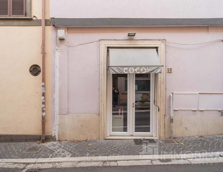 locale commerciale in vendita a Grottaferrata