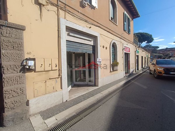 locale commerciale in vendita a Grottaferrata