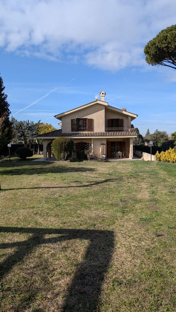 casa indipendente in vendita a Grottaferrata