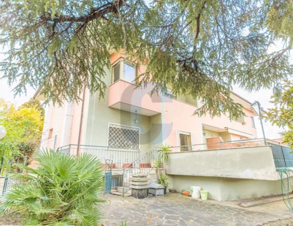 casa indipendente in vendita a Grottaferrata
