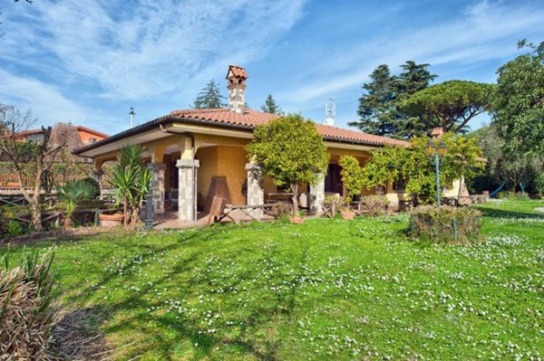 casa indipendente in vendita a Grottaferrata