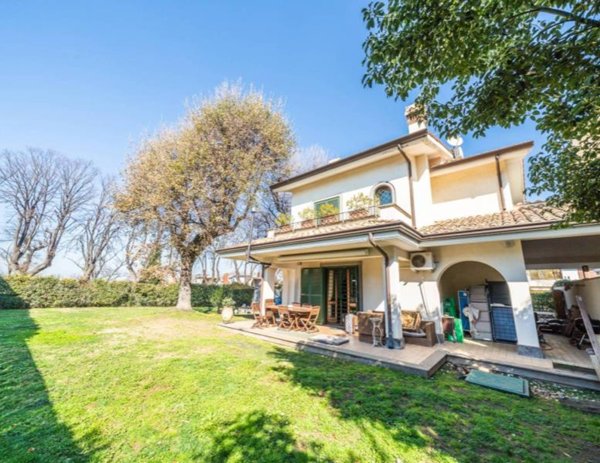 casa indipendente in vendita a Grottaferrata in zona Molara