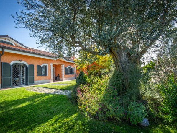 casa indipendente in vendita a Grottaferrata