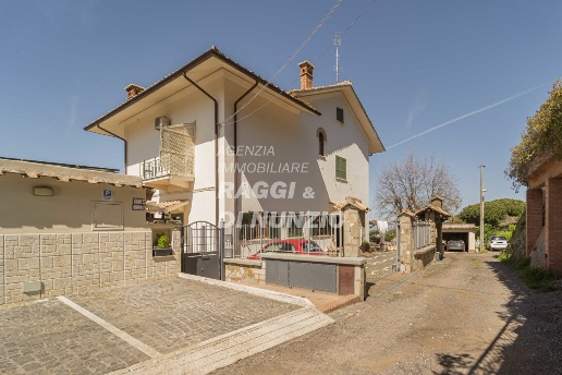 casa indipendente in vendita a Grottaferrata