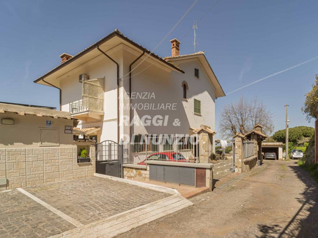 casa indipendente in vendita a Grottaferrata
