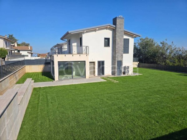 casa indipendente in vendita a Grottaferrata