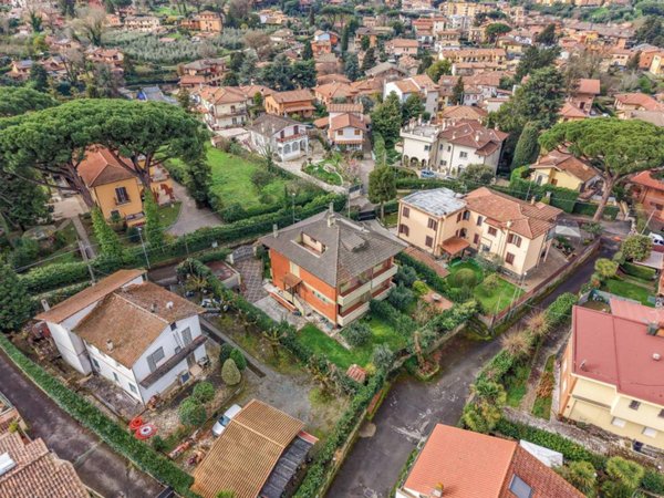 casa indipendente in vendita a Grottaferrata