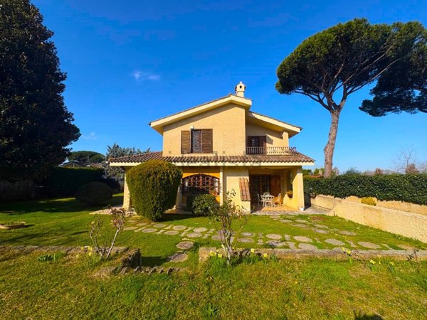 casa indipendente in vendita a Grottaferrata
