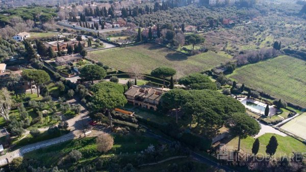 negozio in vendita a Grottaferrata