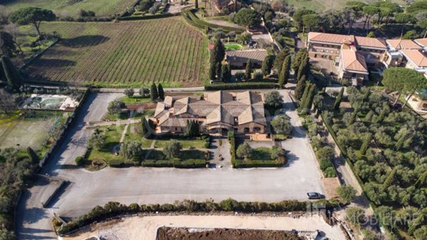 negozio in vendita a Grottaferrata