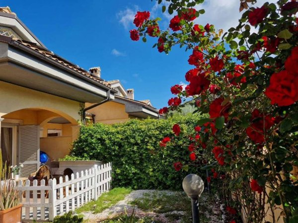 casa indipendente in vendita a Grottaferrata