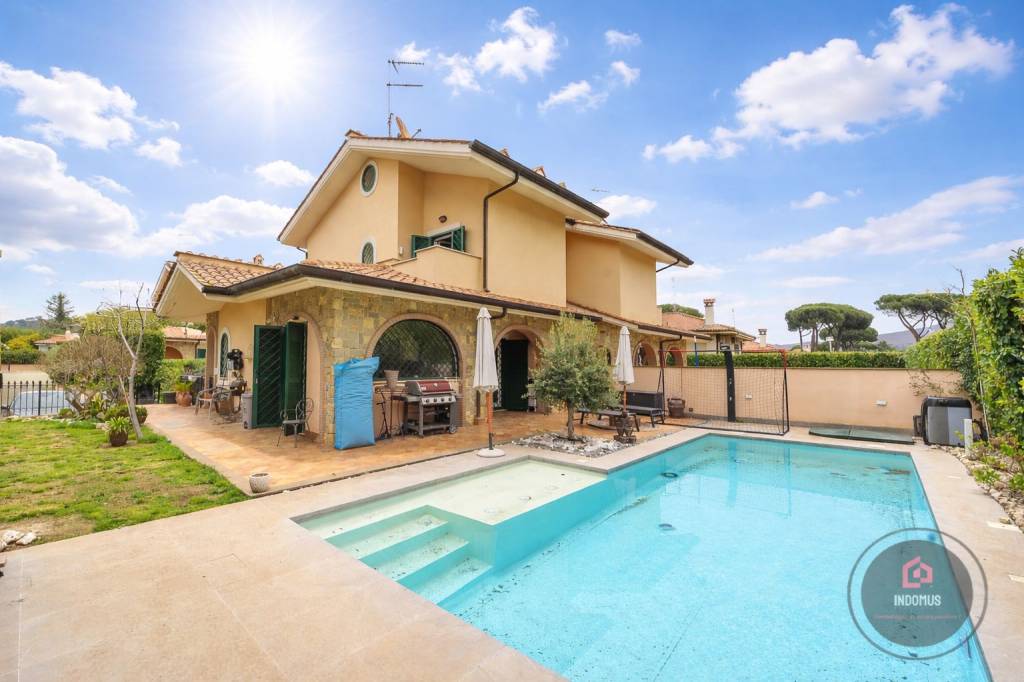 casa indipendente in vendita a Grottaferrata