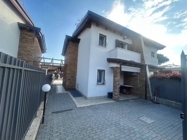 casa indipendente in vendita a Grottaferrata