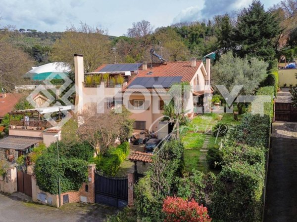 casa indipendente in vendita a Grottaferrata