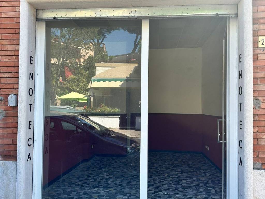 negozio in vendita a Grottaferrata