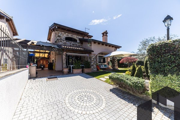 casa indipendente in vendita a Grottaferrata in zona Molara