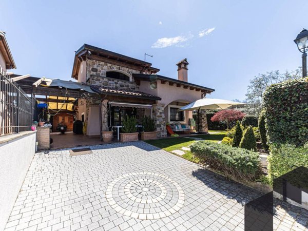 casa indipendente in vendita a Grottaferrata in zona Molara