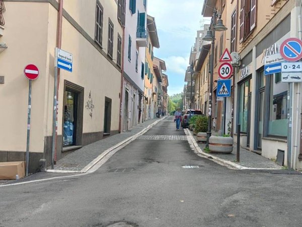 negozio in vendita a Grottaferrata