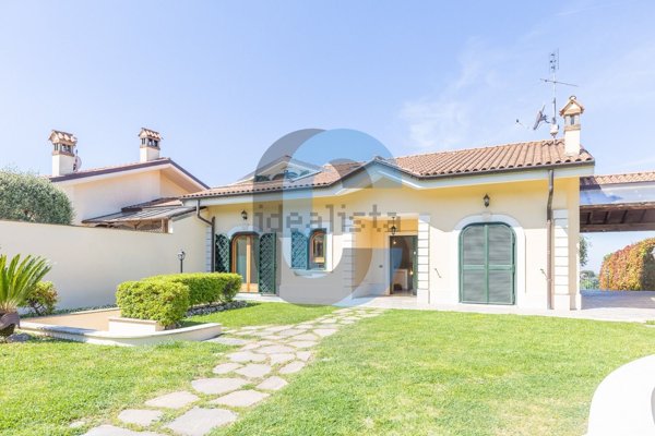 casa indipendente in vendita a Grottaferrata