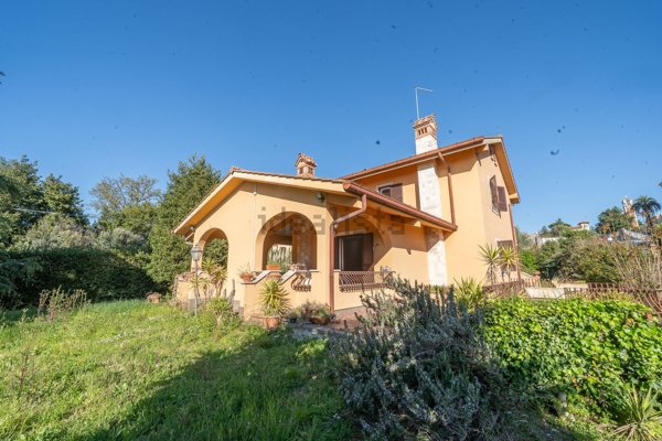 casa indipendente in vendita a Grottaferrata