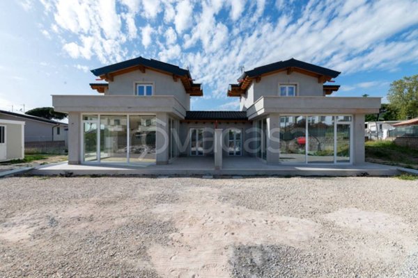 casa indipendente in vendita a Grottaferrata