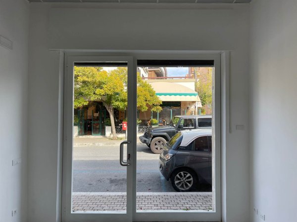 negozio in vendita a Grottaferrata